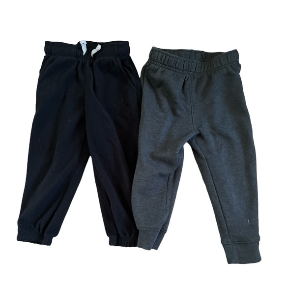 4 pairs of 2T pants - Picture 3 of 3